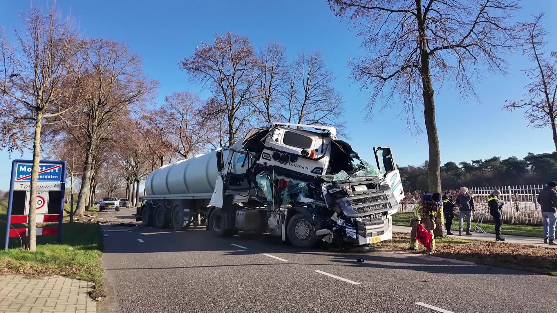 Ongeval met vrachtwagen in Montfort