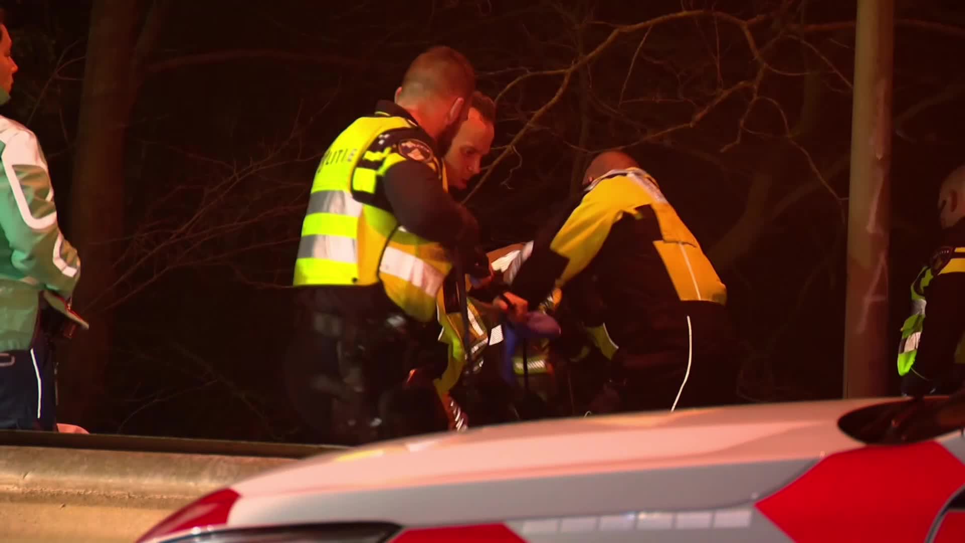 Hulpdiensten redden drenkeling in Maastricht